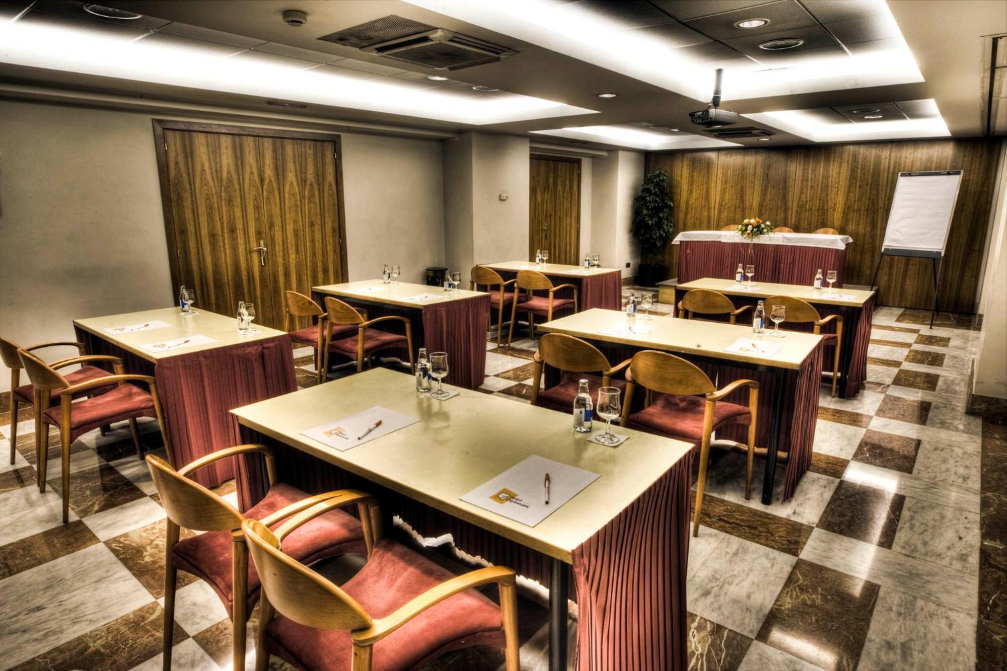 Zenit Diplomatic Hotel Andorra la Vella Ngoại thất bức ảnh