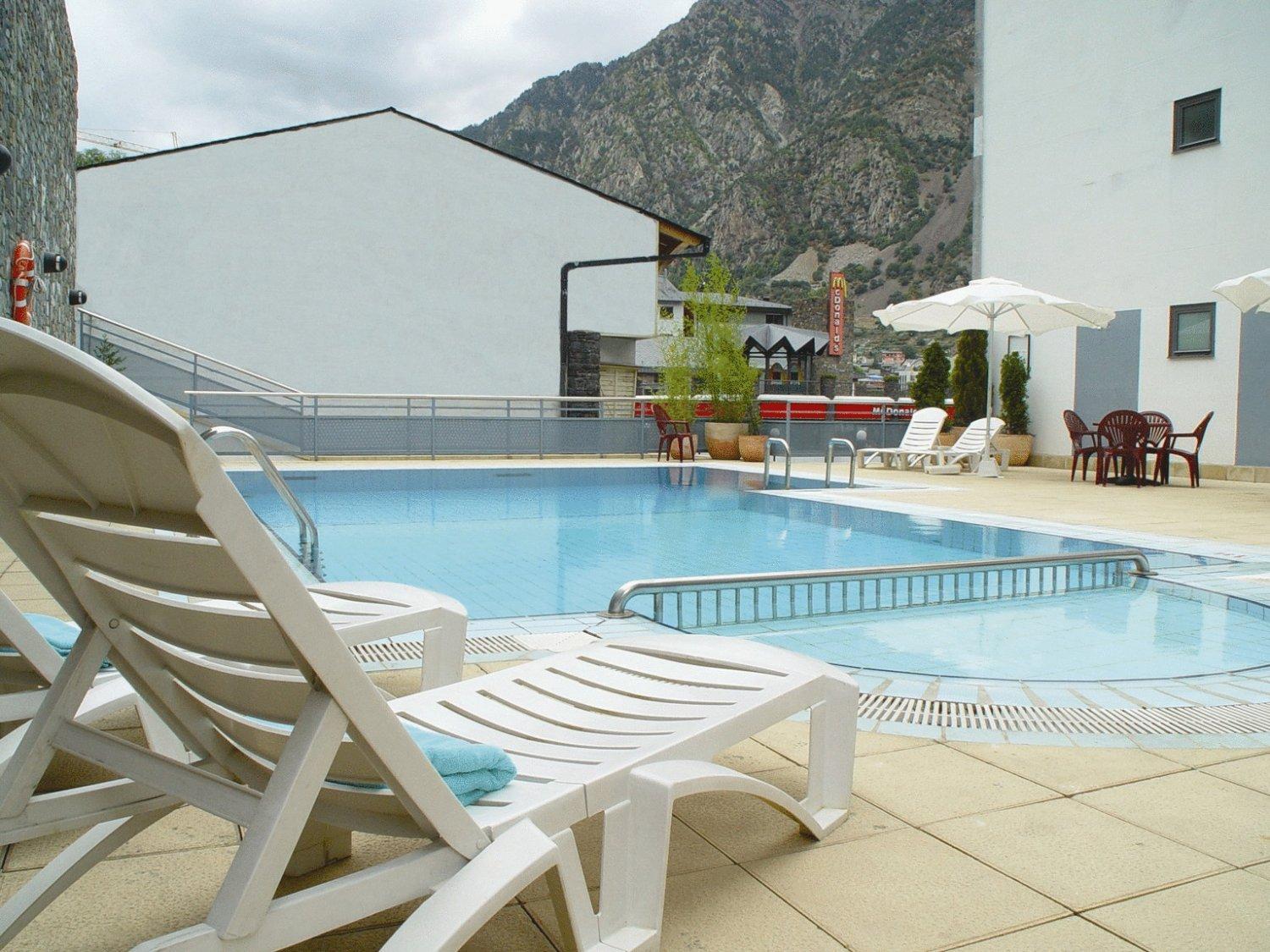 Zenit Diplomatic Hotel Andorra la Vella Ngoại thất bức ảnh