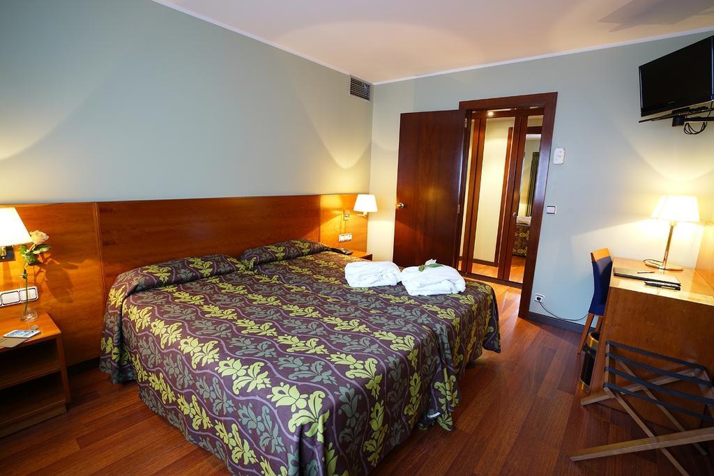 Zenit Diplomatic Hotel Andorra la Vella Ngoại thất bức ảnh